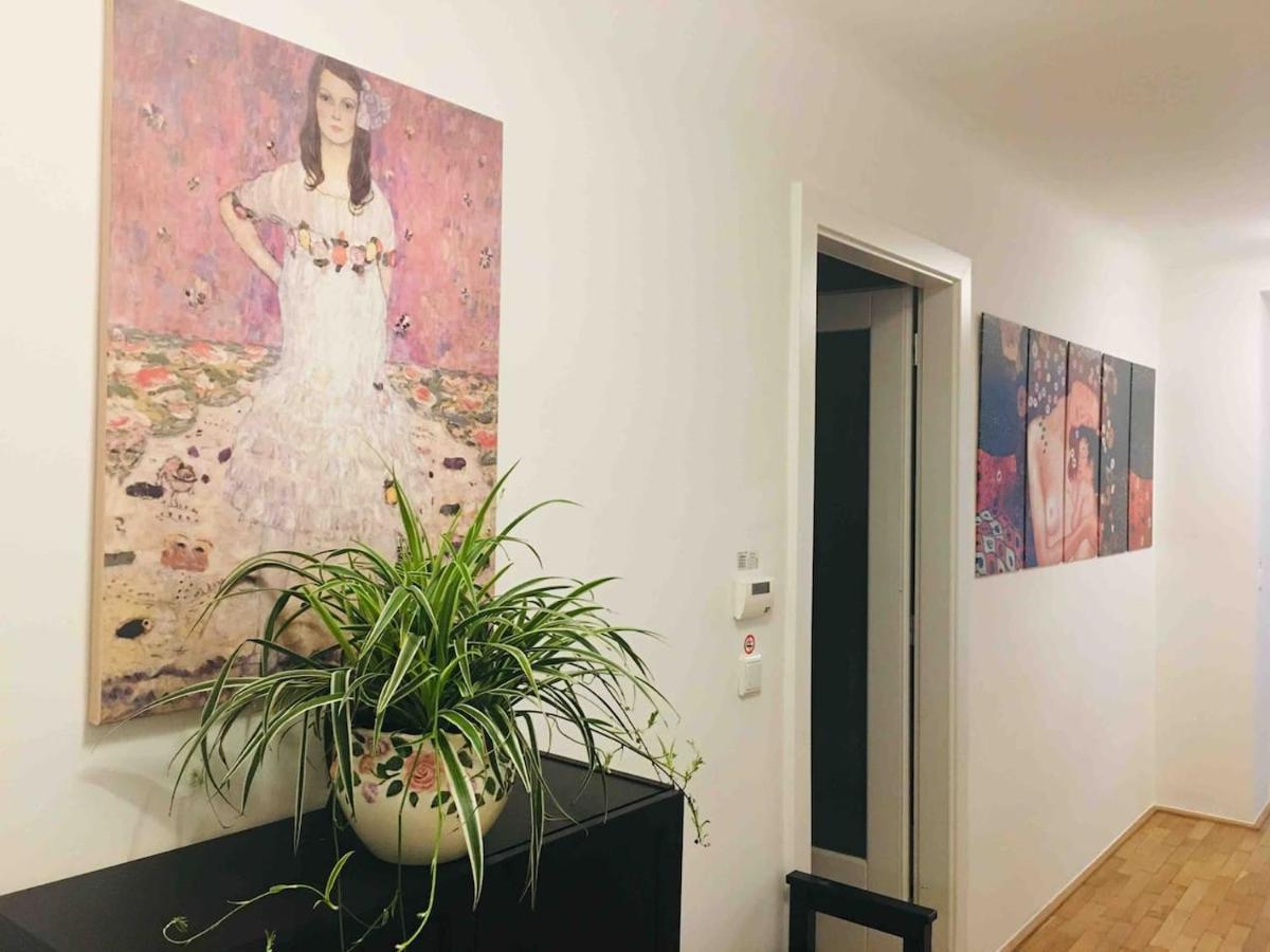 NEAR CITY CENTER TOP LOCATION - FEEL THE KLIMT No2 近维也纳市中心总火车站顶级位置温馨公寓 - 感受克林姆2号 Ngoại thất bức ảnh